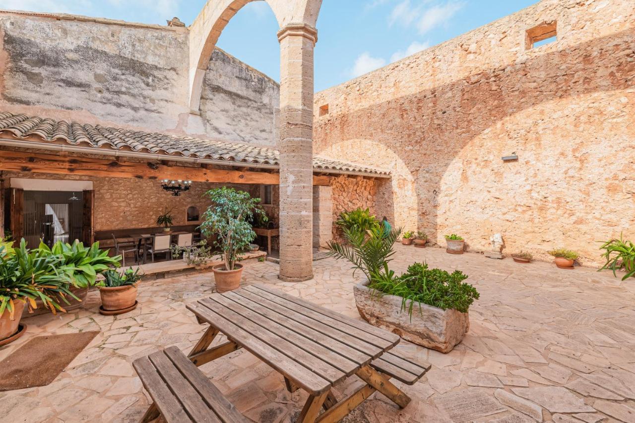 Villa Miquel Des Revellar *